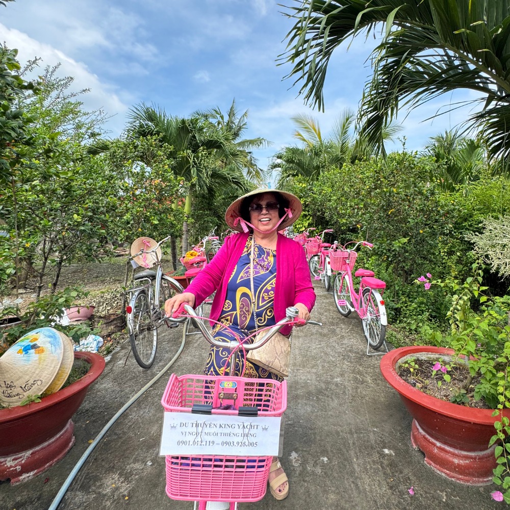 Đạp xe vòng quanh đảo